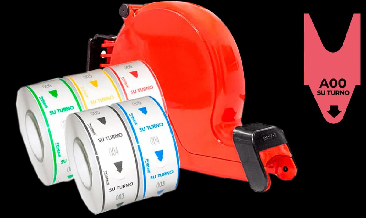Colores de tickets y dispensador de turnos rojo
